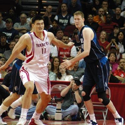 布拉德利的nba生涯有一半左右的时间都是以替补的身份出战,他的得分