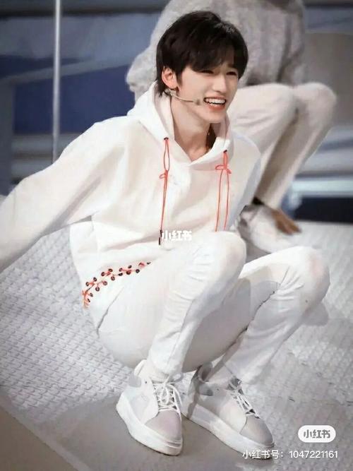 宋亚轩神图_宋亚轩_娱乐_明星娱乐资讯