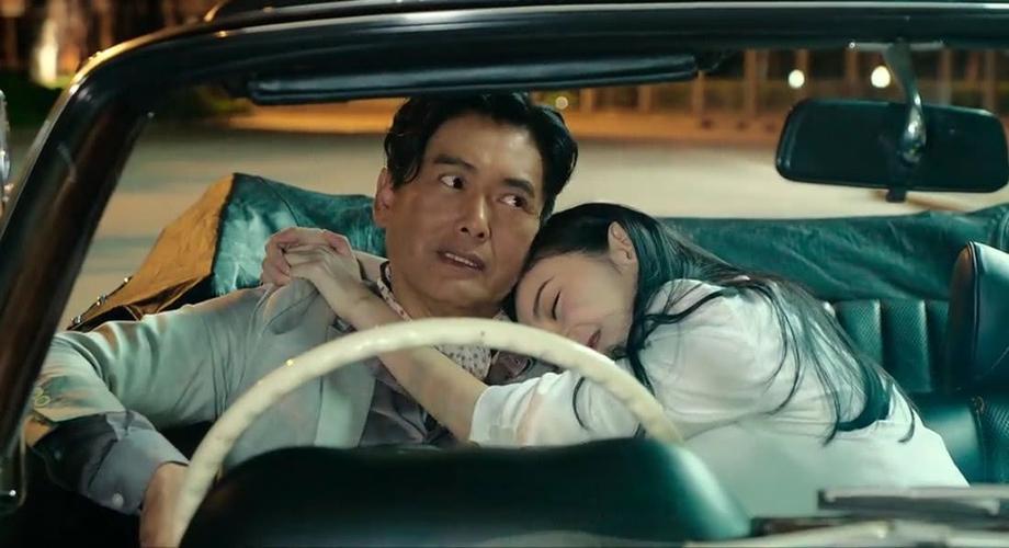 景甜当众脱衣直接生扑周润发有谁注意到发哥的反应