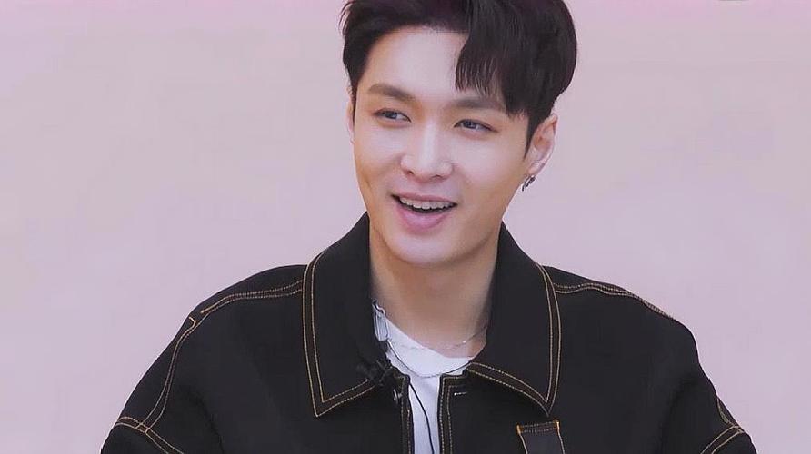 看张艺兴《青春有你》中的"导师"瞬间