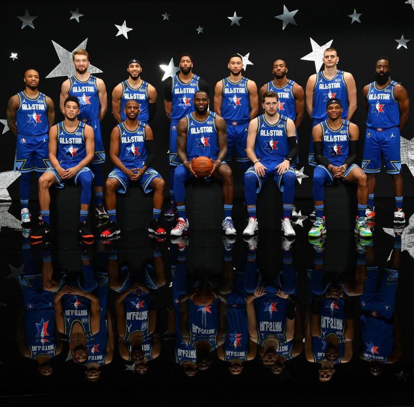 畅影无限资讯提供:【nba官方发布全明星勒布朗队全体球员合照】
