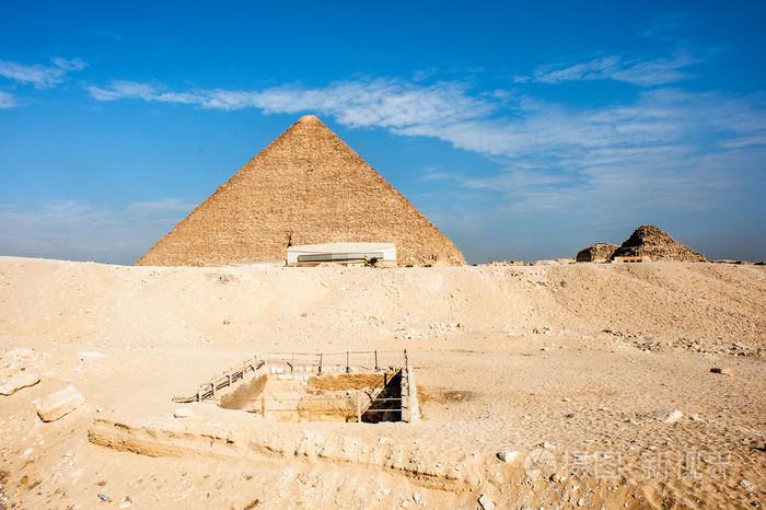 吉萨高原尼罗河西岸吉萨埃及