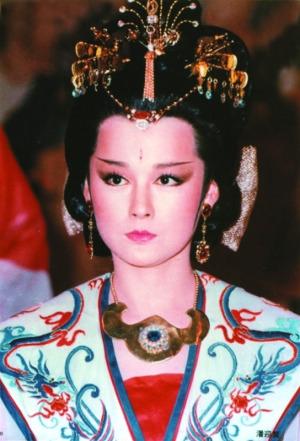 潘迎紫额头堪称神秘禁区招牌刘海近五十年不变