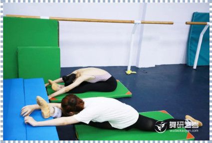 舞蹈生耗腿时,都在想些什么?