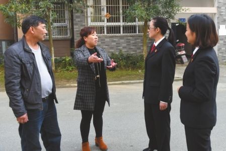 我省出席党的十九大代表返川