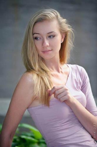 旅游实拍各国美女,除了越南美女,这国家的美女也很美