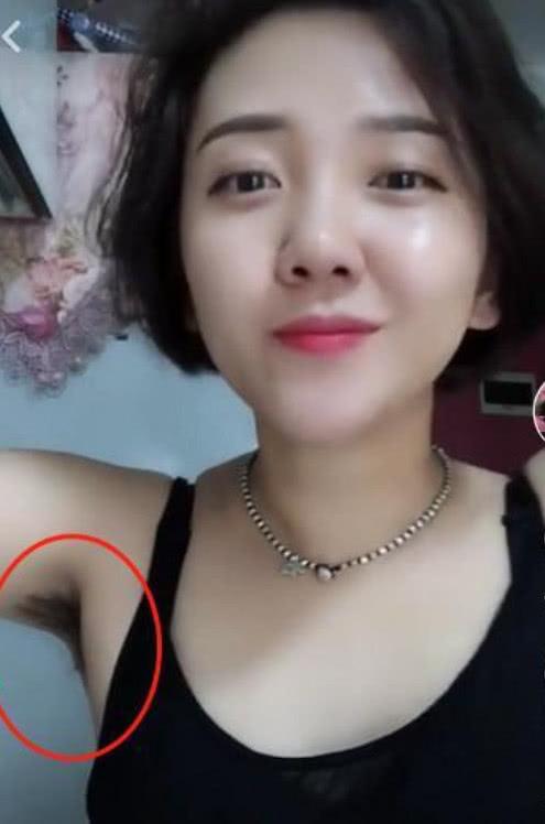 抖音腋毛姐爆红,画面尴尬,网友们的评论辣眼睛!