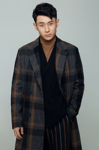 赵冉最新写真曝光 成熟男性魅力全开