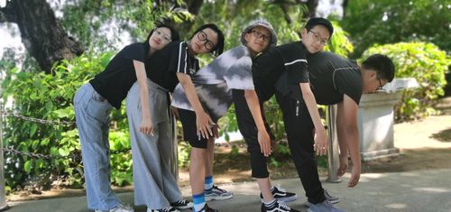 集体照创意照拍不好?这几款姿势,总有一款适合你!