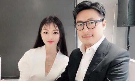 王岳伦新女友疑似曝光对方是美女网红颜值身材都比李湘好