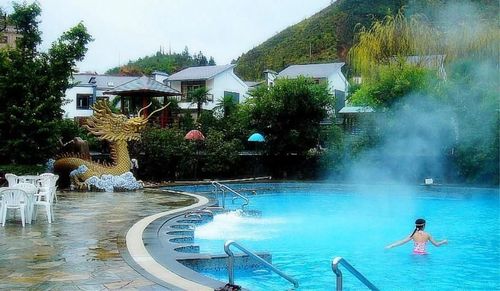 热龙温泉度假村:位于广东省河源市和平县热水镇,热龙温泉度假村的