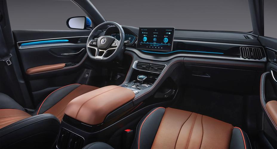 宋plusdmi推出深色版内饰进一步突显温馨豪华氛围