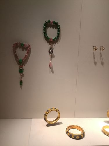 十八子手串.由18颗珠子串起来的,故称"十八子"