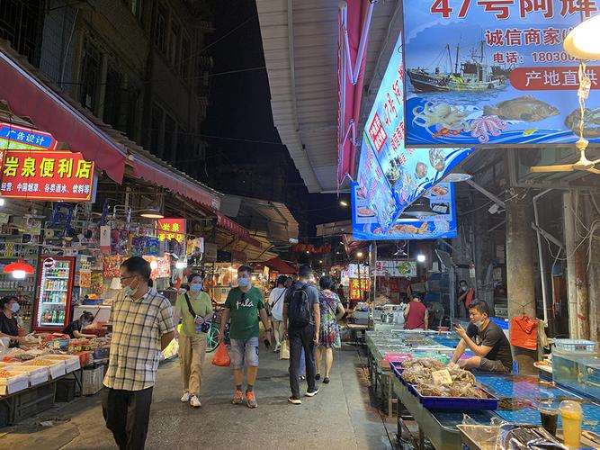 厦门市区传统的菜市场"八市"恢复往日生机.澎湃新闻记者韩雨亭图