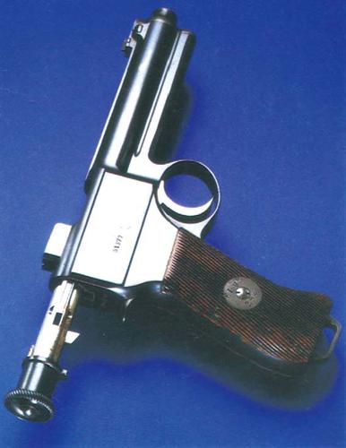 钢铁是怎样炼成的 里面的曼利赫尔手枪长什么样?