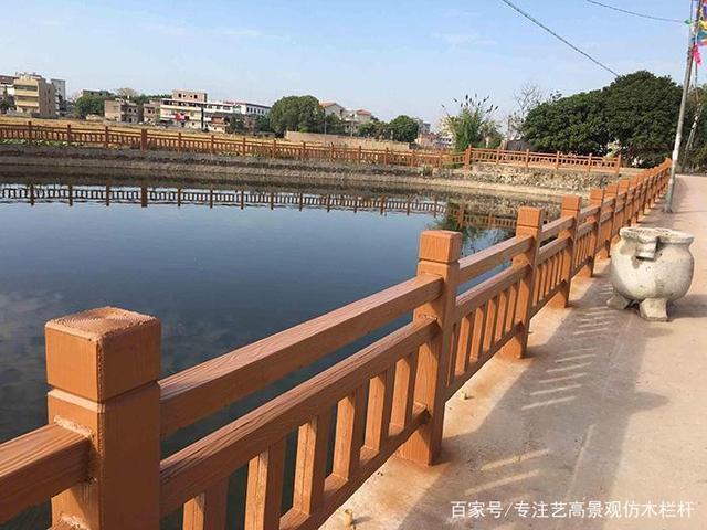 江西仿木栏杆制作 赣州仿木混凝土栏杆工程招标款式 景区护栏仿木