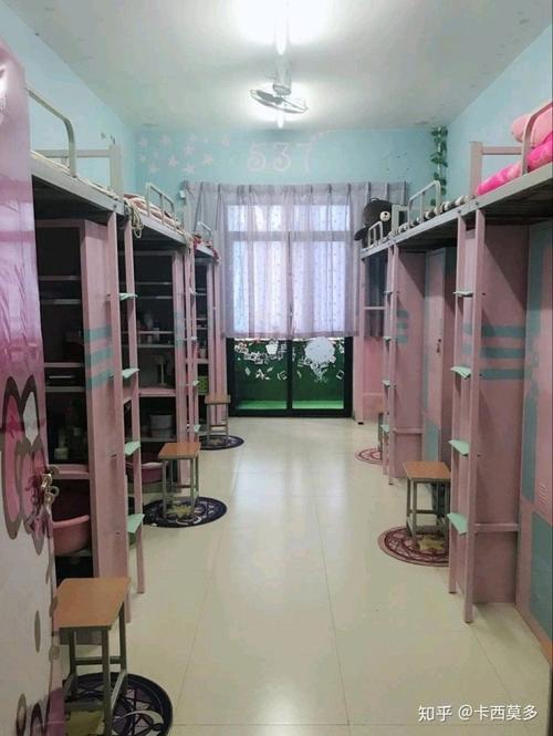 河南工程学院的宿舍条件如何?校区内有哪些生活设施?