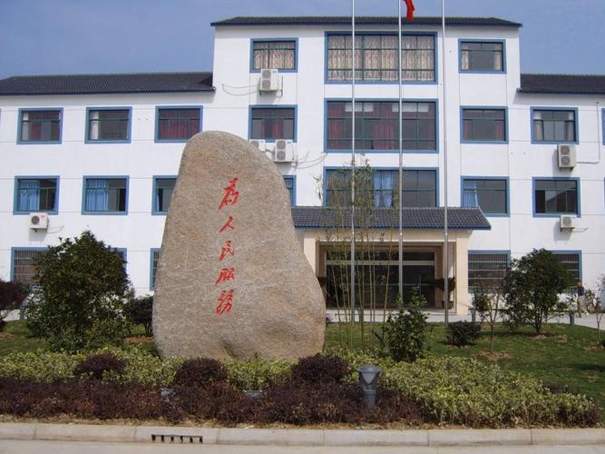 临湖镇隶属于江苏省苏州市吴中区,以临近太湖而得名,地处苏州城西南