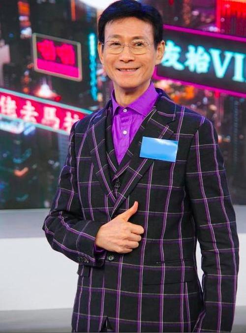 原创72岁郑少秋近照曝光戴假发近40年丝毫不显老态