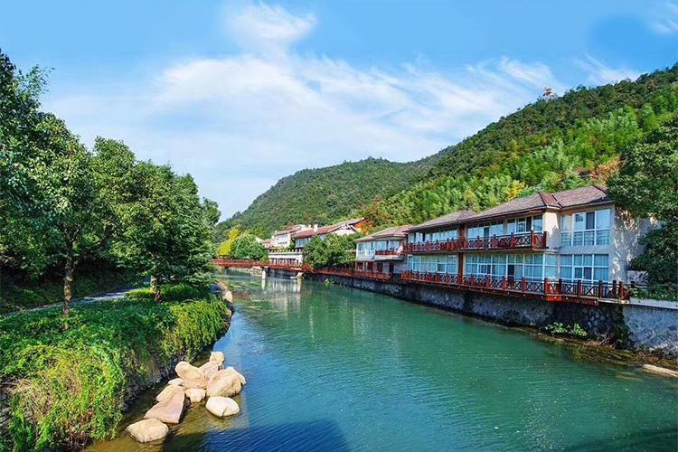 浙江安吉美林度假村 藏龙百瀑漂流2日团建,冲破热浪的