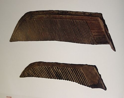 春秋战国 青铜镰 收割庄稼用的.新石器遗址较常见.