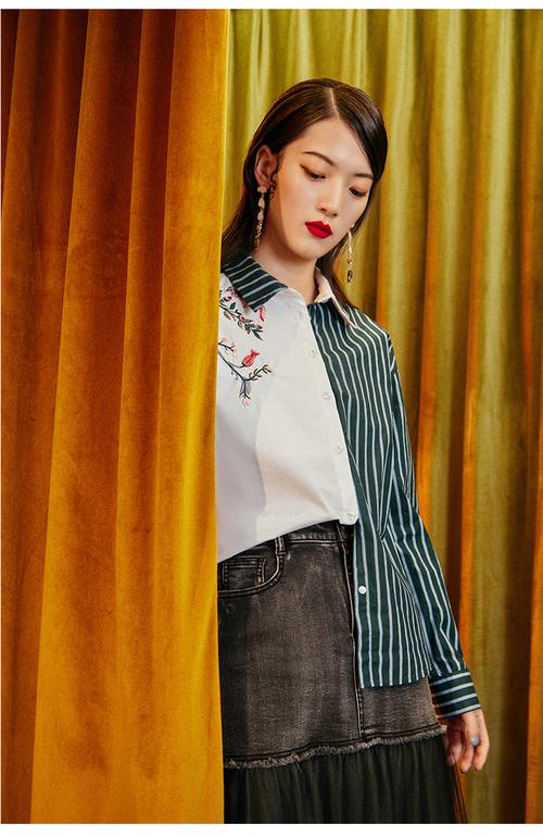 云思木想2021秋装新款女装中国风复古刺绣港风衬衫女上衣27189