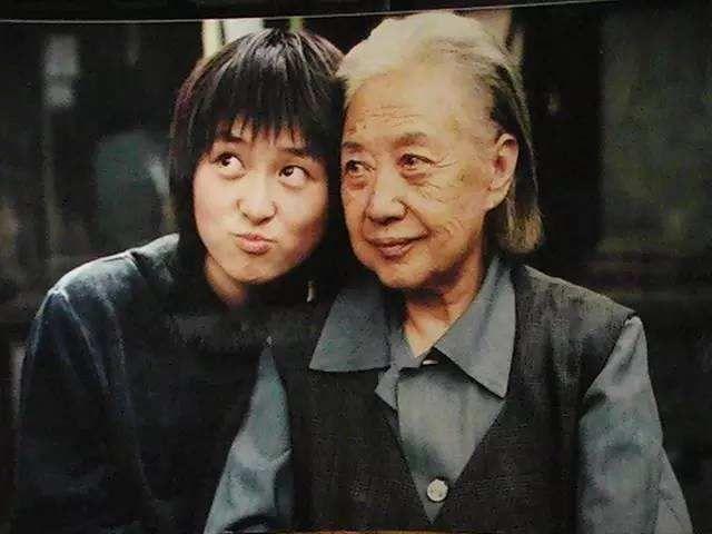 我们俩豆瓣87分的冷门佳作84岁老人与租客的情感搏斗