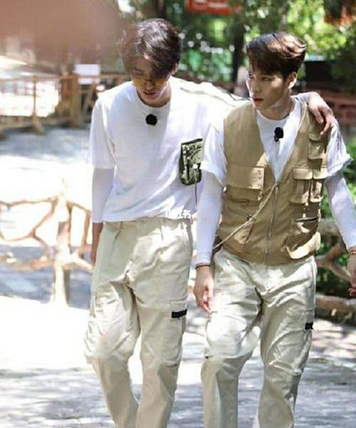 蔡徐坤王嘉尔这也太好嗑了!