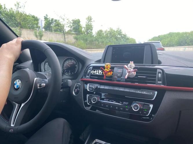 宝马2系敞篷225i换方向盘_方向盘_宝马怎么样_可妮兔