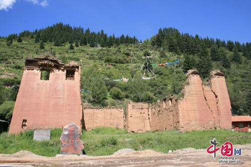"为主题的弘扬雪山草地长征精神协商座谈会在四川阿坝州松潘县召开