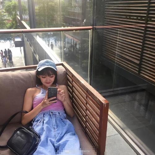 抖音网红代古拉k自拍cos绝地求生女角色小哥哥鼻血止不住