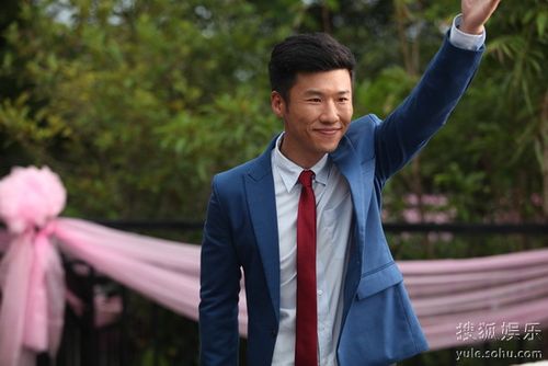 电影新闻   搜狐娱乐讯 由杨幂,刘恺威主演的爱情片《hold住爱》成功