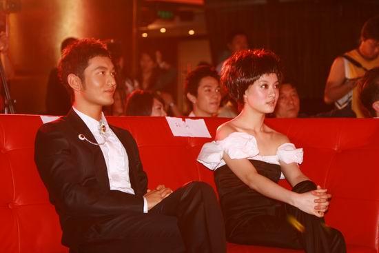 图文:孙俪黄晓明在台下焦急等待颁奖结果