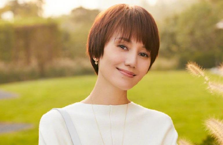 袁泉低调美满生活惹人羡慕,早婚的她如今生有一女,长相酷似本人