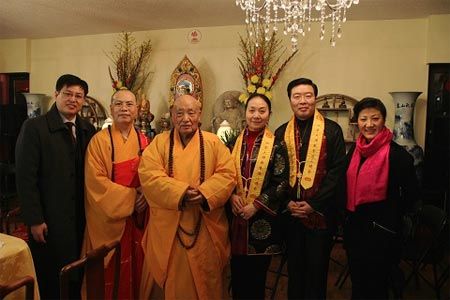 喜迎蛇年新春 加拿大佛教会湛山精舍敲钟祈福祝和平