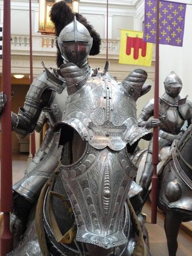古董盔甲赏析【德国骑士盔甲?
