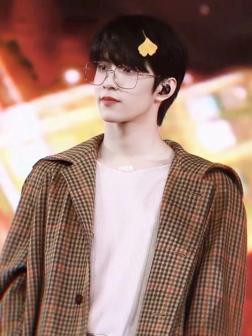 刘耀文神图_刘耀文_娱乐_明星娱乐资讯