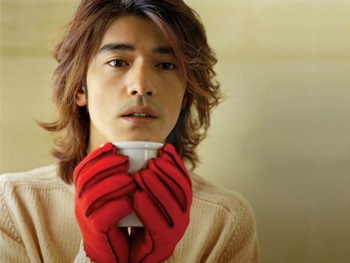  p>金城武(takeshi kaneshiro),1973年10月11日出生于中国台湾省台北
