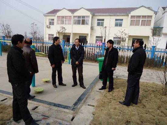 省纪委副书记车建军到明光市石坝镇王桥村走访慰问