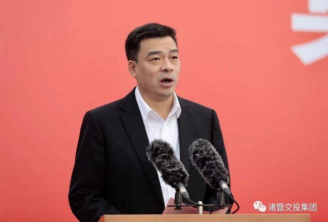 开工仪式上,郦小飞介绍了工程概况,新开工的4个项目总投资约84.