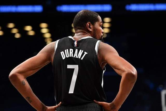 有钱又有点小帅的杜兰特为什么迟迟没有孩子却频繁给网红点赞