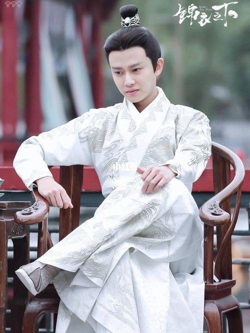 陆大人帅气逼人_娱乐_明星娱乐资讯