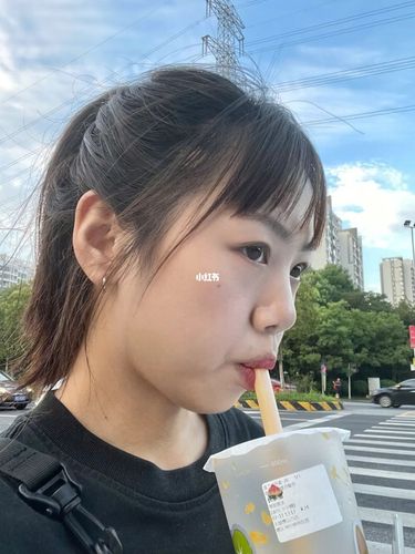女孩子笑起来好看?_笑一个吧_时尚_发型