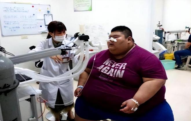 山东第一胖重达668斤为爱狂减480斤如今当老板年入300万