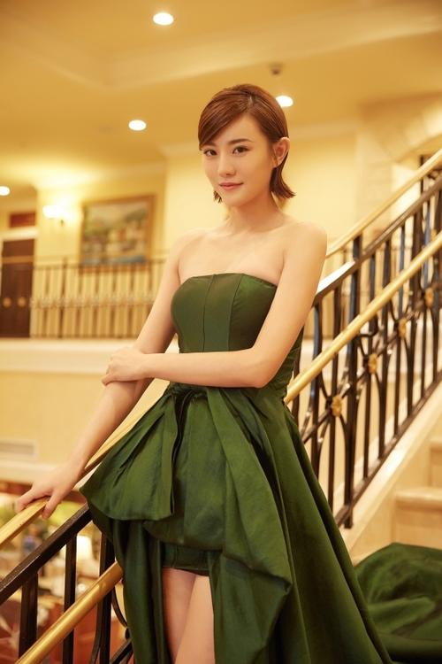牟星亮相中美电视节 荣获最具突破女演员大奖
