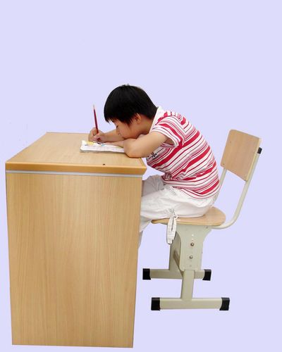 给孩子一个健康的脊柱