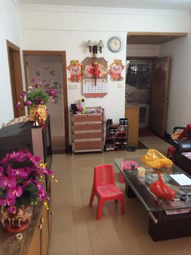 家里的神台摆设怎么摆,求大师指点迷津.想重新买一个神柜.