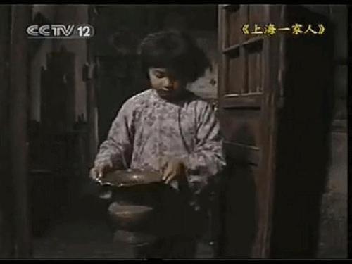 小若男倒痰盂