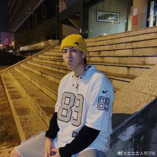 狠毒说唱变说唱101?看人气rapper的穿搭美学