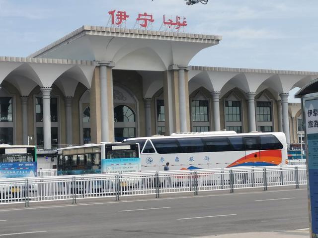 新疆伊犁火车站太漂亮了